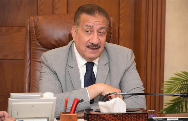 محافظ بورسعيد يوجّه بحصر المحلات الشاغرة بالأسواق.. ويكلف بإقامة أسواق حضارية على الطرق الرئيسية