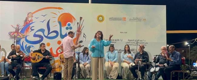 "شاطئ الفن" بجمصة.. كورال التذوق يقدم ليلة طربية