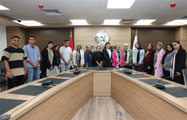 خلال اجتماعه مع طلاب التدريب.. القومي للمرأة يعزز وعي الشباب بدور مؤسسات الدولة  في دعم و تمكين النساء 