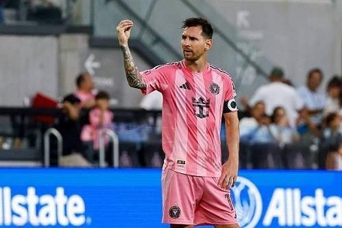 بعد واقعة الصفع.. رابطة الدوري الأمريكي تعاقب ميسي