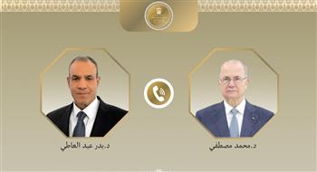 وزير الخارجية يؤكد لرئيس وزراء فلسطين رفض مصر القاطع لأية محاولات لضم الأراضي الفلسطينية أو التهجير منها