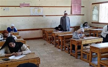 رئيس سوهاج الأزهرية يتفقد لجان «الدور الثاني» للثانوية ويطمئن على انتظام الإمتحانات 