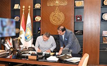محافظ جنوب سيناء يعتمد مجموعة عقود لتقنين أوضاع أهالي مدينة دهب
