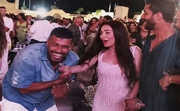 بمشاركة زوجها.. لقطة عفوية تجمع مي عز الدين والمخرج محمد سامي 