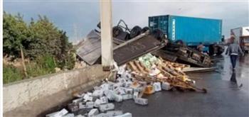 عودة حركة المرور لطبيعتها بالطريق الأوسطي في البدرشين بعد حادث مروع