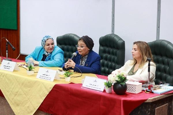 نائب وزير الصحة: نحتاج إلى 9 آلاف قابلة لخفض معدلات الولادة القيصرية