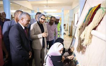 محافظ الوادي الجديد توجه بالحفاظ على الصناعات الحرفية والبيئية وتطويرها
