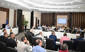 محافظ أسوان يؤكد أهمية التواصل مع أعضاء البرلمان لرصد مطالب المواطنين