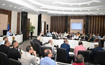 محافظ أسوان يؤكد أهمية التواصل مع أعضاء البرلمان لرصد مطالب المواطنين