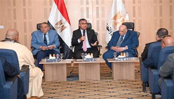 وزير التموين وأصحاب المخابز يبحثون تطوير منظومة الخبز وتسوية الملفات المالية والتشغيلية