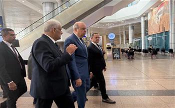 وزير الطيران المدني يتفقد مطار القاهرة لمتابعة الخدمات وانسيابية حركة التشغيل