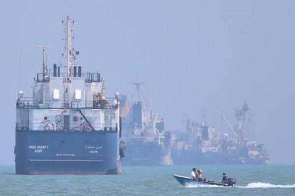 إيران تصدر تحذيرا بتوقيع غرامات وقيود على السفن التي تنتهك ترتيباتها لعبور مضيق هرمز