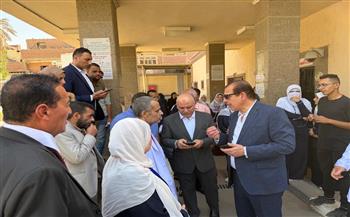 نائب وزير الصحة يتفقد المنشآت الصحية بالجيزة ويحيل مدير مستشفى العياط للتحقيق