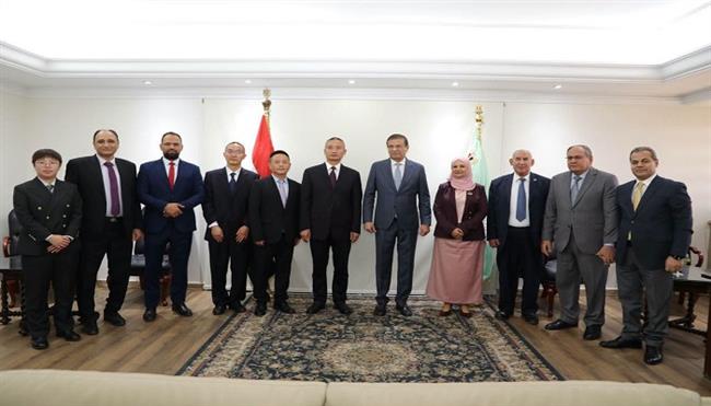 لتقليل فاتورة الاستيراد.. وزير الزراعة يبحث توطين صناعة المبيدات بالتعاون مع الصين  
