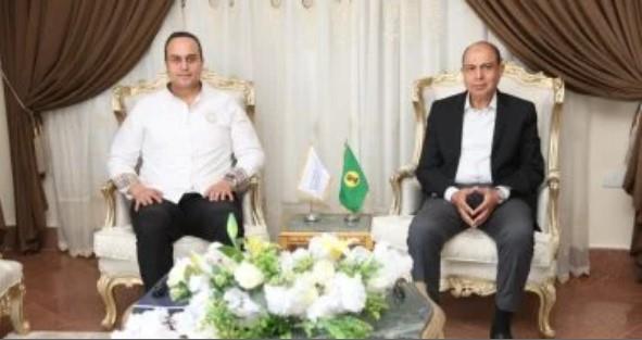 محافظ المنيا ورئيس "الرعاية الصحية" يبحثان مستجدات التشغيل التجريبي للتأمين الصحي الشامل