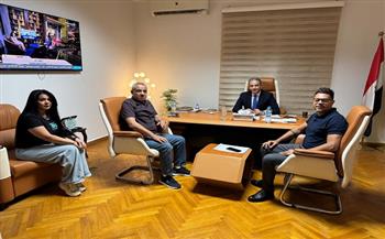 نقيب الإعلاميين يستقبل مسئولى قناة المحور لاستكمال بعض إجراءات تقنين أوضاع العاملين 