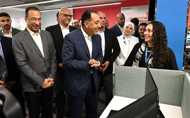 مدبولي يشيد بالنماذج الشبابية الناجحة وقدرتهم على تلبية احتياجات سوق العمل والتعلم والتطوير المستمر