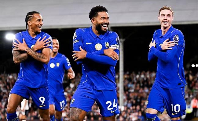 الدوري الإنجليزي.. تشيلسي يحسم ديربي غرب لندن بثلاثية في فولهام