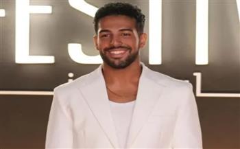 كيف رد محمود ياسين جونيور على مشاركته في أعمال من تأليف والده؟