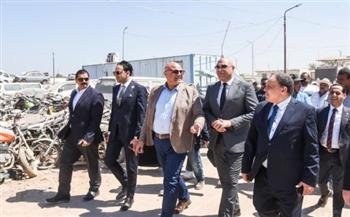 محافظ الإسكندرية يتفقد ساحة التحفظ على المركبات لمتابعة إجراءات إخلائها وتسليم الأرض للدولة
