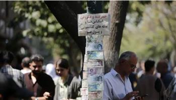 فاينانشيال تايمز: العقوبات الأمريكية تستهدف خمسة قطاعات رئيسية في الاقتصاد الإيراني  