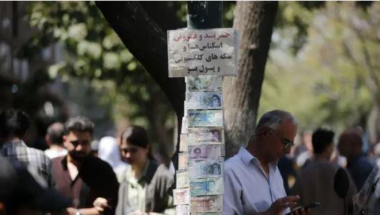 فاينانشيال تايمز: العقوبات الأمريكية تستهدف خمسة قطاعات رئيسية في الاقتصاد الإيراني  
