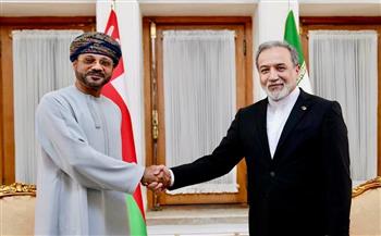 عُمان وإيران تتفقان على إطار مرحلي لاستئناف الملاحة الآمنة في مضيق هرمز