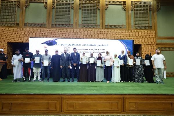 رئيس قطاع المعاهد الأزهرية: دورات الأزهر لتأهيل المقبلين على الزواج خطوة مهمة للارتقاء بالإنسان  