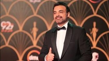 عمرو محمود ياسين يكشف حقيقة خضوع زوجته آيات أباظة لعملية جراحية  