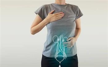 4 خرافات عن سلس البول يجب ألا تصدقيها.. منها شرب كمية أقل من الماء