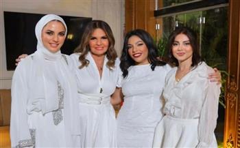 يسرا تكشف سر  غياب بطلات «الست لما» عن العرض الخاص 