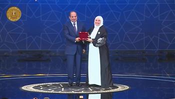 الرئيس السيسي يكرّم الدكتورة مروى ياسين بوسام العلوم والفنون من الطبقة الأولى