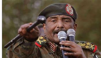 رئيس المجلس السيادي السوداني بمنح السفير المصري في السودان وسام النيلين من الطبقة الأولى