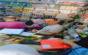 حملات مكثفة على الأسواق بمدينة سفاجا تسفر عن 12 محضرًا وإيقاف منشأتين وإعدام منتجات منتهية الصلاحية
