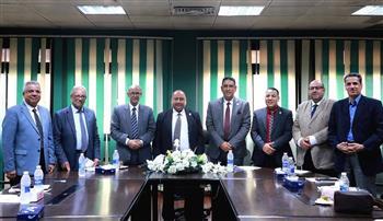 محافظ الأقصر يوجه بسرعة إنجاز ملف تقنين أراضي أملاك الدولة بالمحافظة