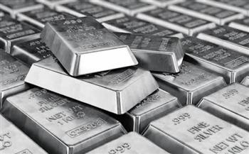 الفضة تتراجع 2.47% خلال 3 أيام.. والأوقية عند 68 دولارًا