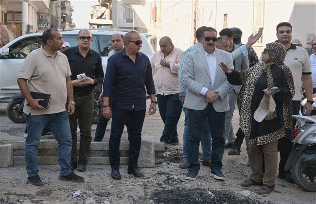 محافظ بورسعيد يتفقد أعمال تطوير شارعي عكا ومصطفى كامل بحي الشرق ويوجه بسرعة الانتهاء من الأعمال