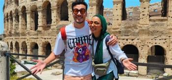 أحمد عبد الوهاب يحتفل بعيد ميلاد زوجته برسالة رومانسية