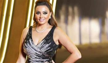 تكريم الفنانة بشرى في مهرجان ظفار الدولى