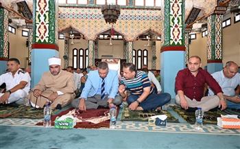 محافظ جنوب سيناء يؤدي صلاة الجمعة وسط أهالي مدينة دهب بمسجد الكوثر