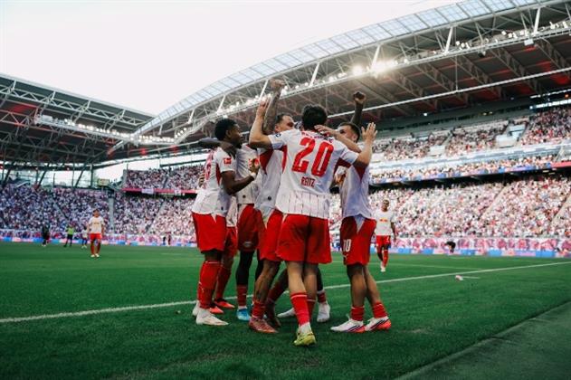 الدوري الألماني.. لايبزيج يهزم مونشجلادباخ وإيلفيرسبيرج يتخطى ليفركوزن  