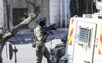إصابة فلسطينيين أحدهما طفل بالرصاص الحي خلال اقتحام الاحتلال الإسرائيلي مخيم الأمعري