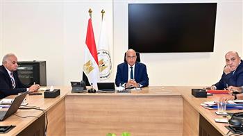 وزير الري يتابع أعمال قطاع المياه الجوفية وخطة التحول الرقمي لمنظومة تراخيص الآبار الجوفية 
