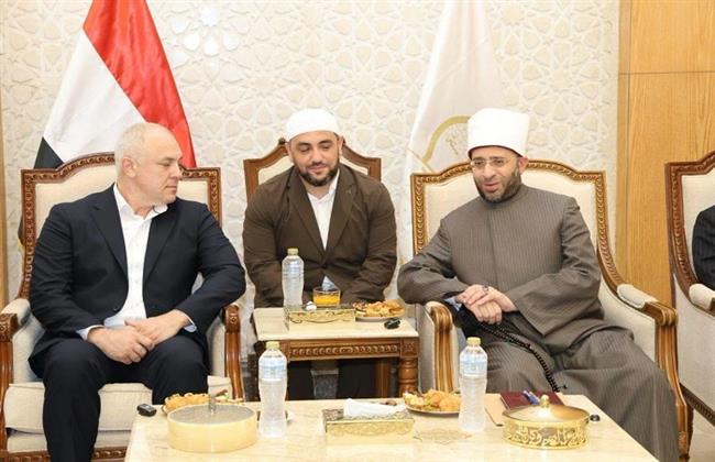 وزير الأوقاف يستقبل وفدًا من داغستان بمسجد مصر الكبير 