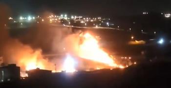 مستوطنون يشعلون النيران في أراضي فلسطينية ويعتدون على صحفيين جنوب نابلس