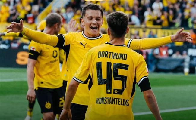 الدوري الألماني.. بوروسيا دورتموند يفوز على هامبورج بهدفين نظيفين   