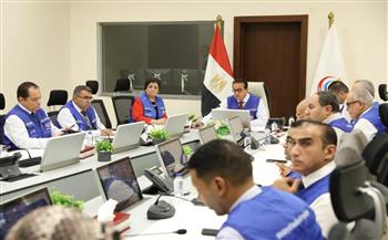 وزير الصحة يترأس غرفة الأزمات ويوجه باستمرار رفع  درجة الاستعداد بالمستشفيات لمدة 48 ساعة بعد الهزة الأرضية