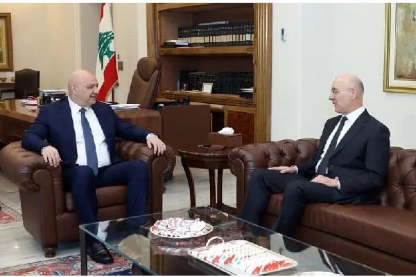 عون يبحث مع وزير الداخلية اللبناني أوضاع الأمن ومكافحة التهريب و العودة إلى الجنوب