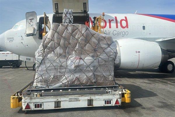 تنفيذًا لتوجيهات رئيس الجمهورية.. مصر تُرسل شحنة مساعدات إنسانية عاجلة إلى فنزويلا| صور