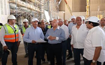وزير النقل يتفقد الخط الأول لشبكة القطار الكهربائي السريع من السخنة حتى العاصمة الجديدة